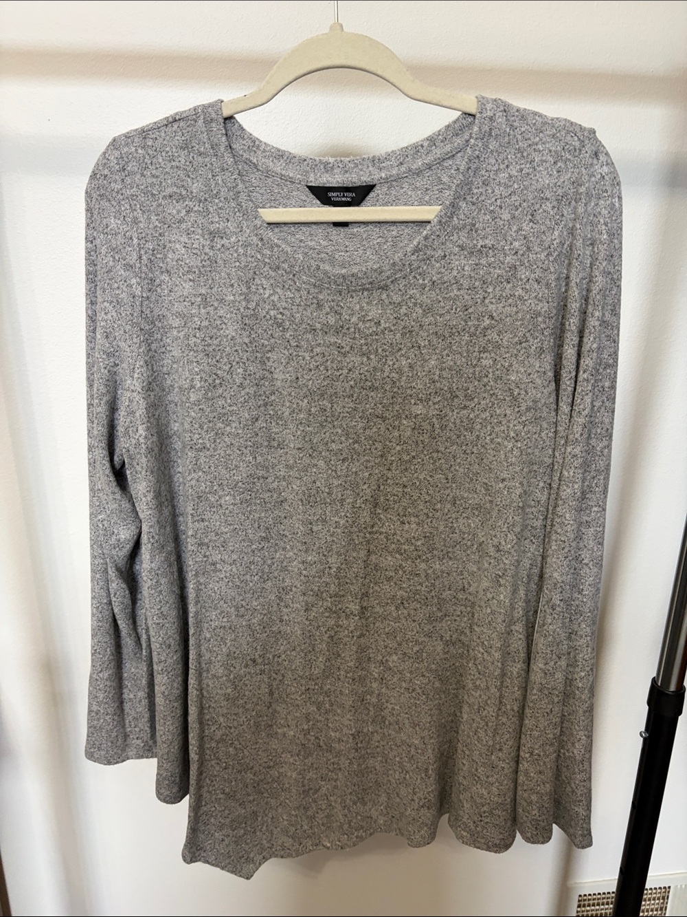 Simply Vera wang Gray Marled Long Sleeve Top